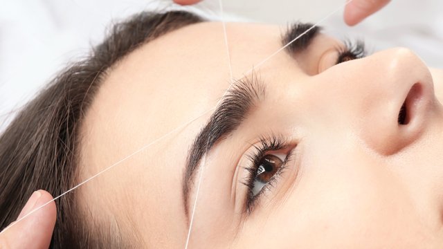 eyebrow threading in Aurora On