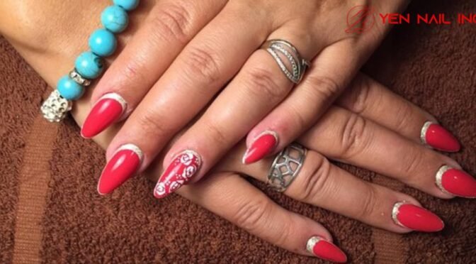 What is a good price for a full set of Nails in December, 2022?