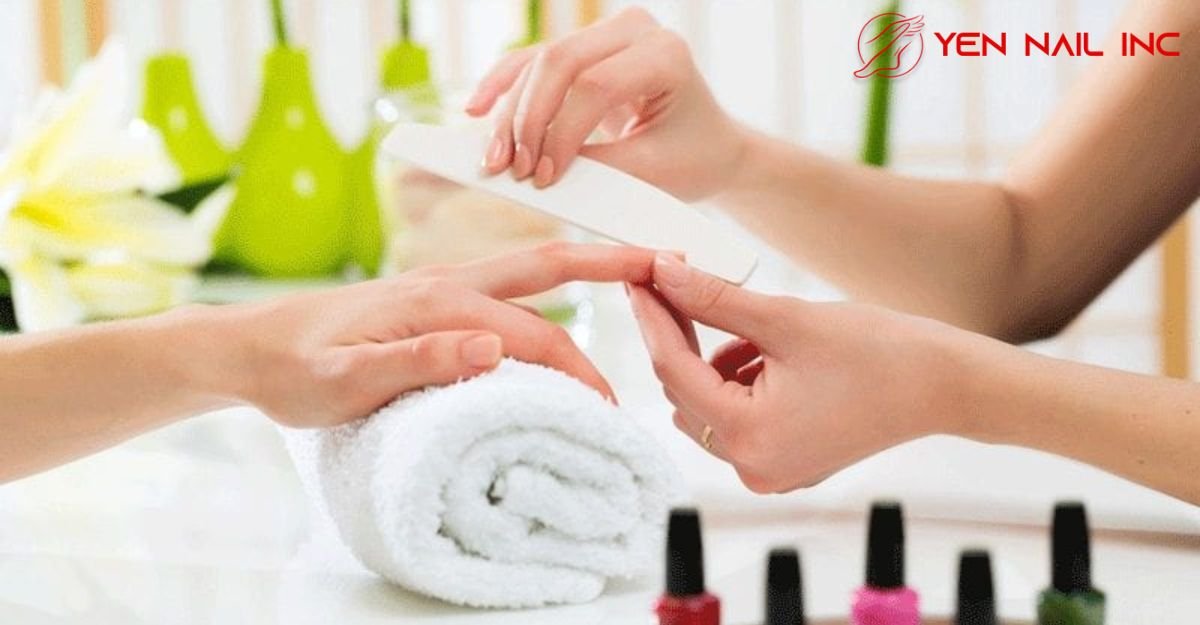 8 Best Nail Salons Near Aurora, ON - 2023