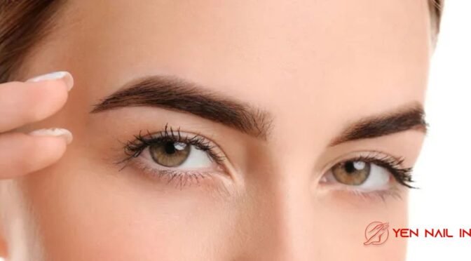 Choosing the Right Eyebrow Shape for Different Face Shapes