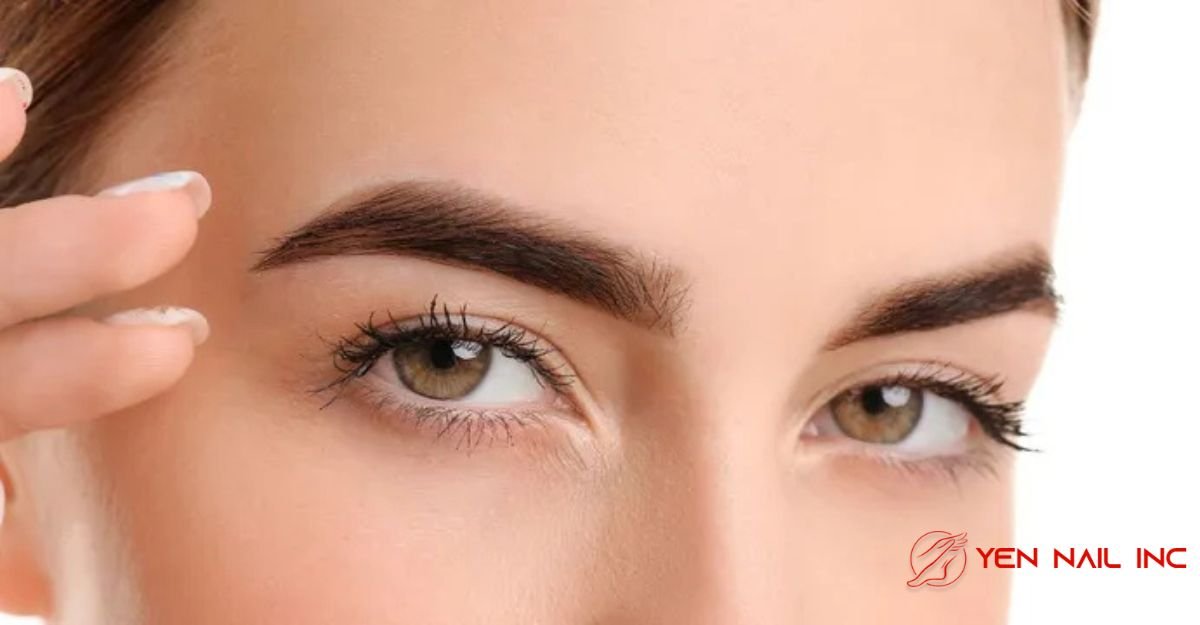 Choosing the Right Eyebrow Shape for Different Face Shapes