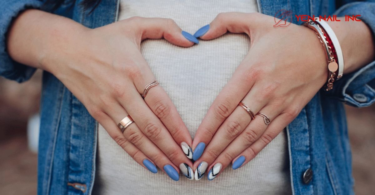 Is a Manicure Safe During Pregnancy?