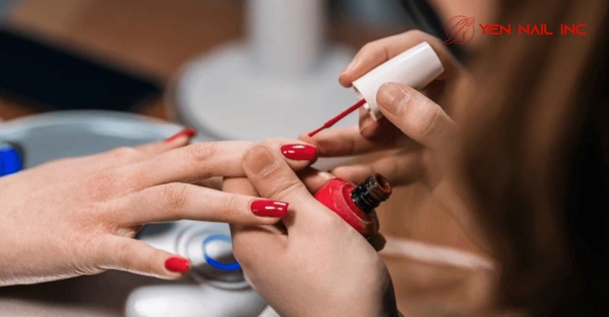 Who is a good manicure and gel master in Aurora or Newmarket?